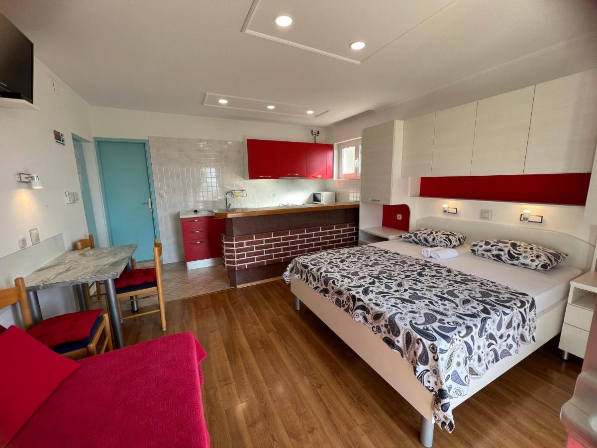 Apartments Jurisic Baška Voda Zewnętrze zdjęcie